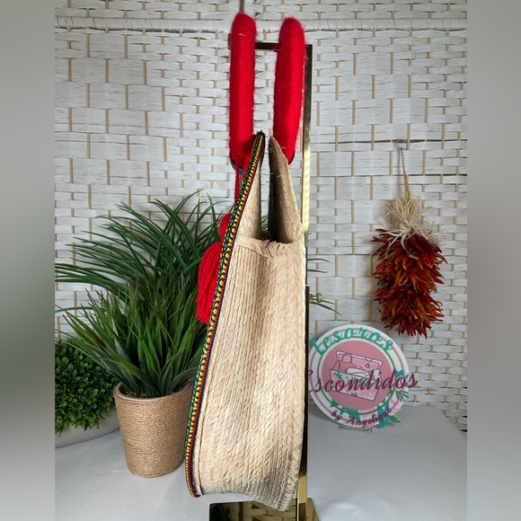 Mexican Artisanal Floral Bag|Mexican Purse with Tassels- Round Straw Clutch - Picture 2 of 5